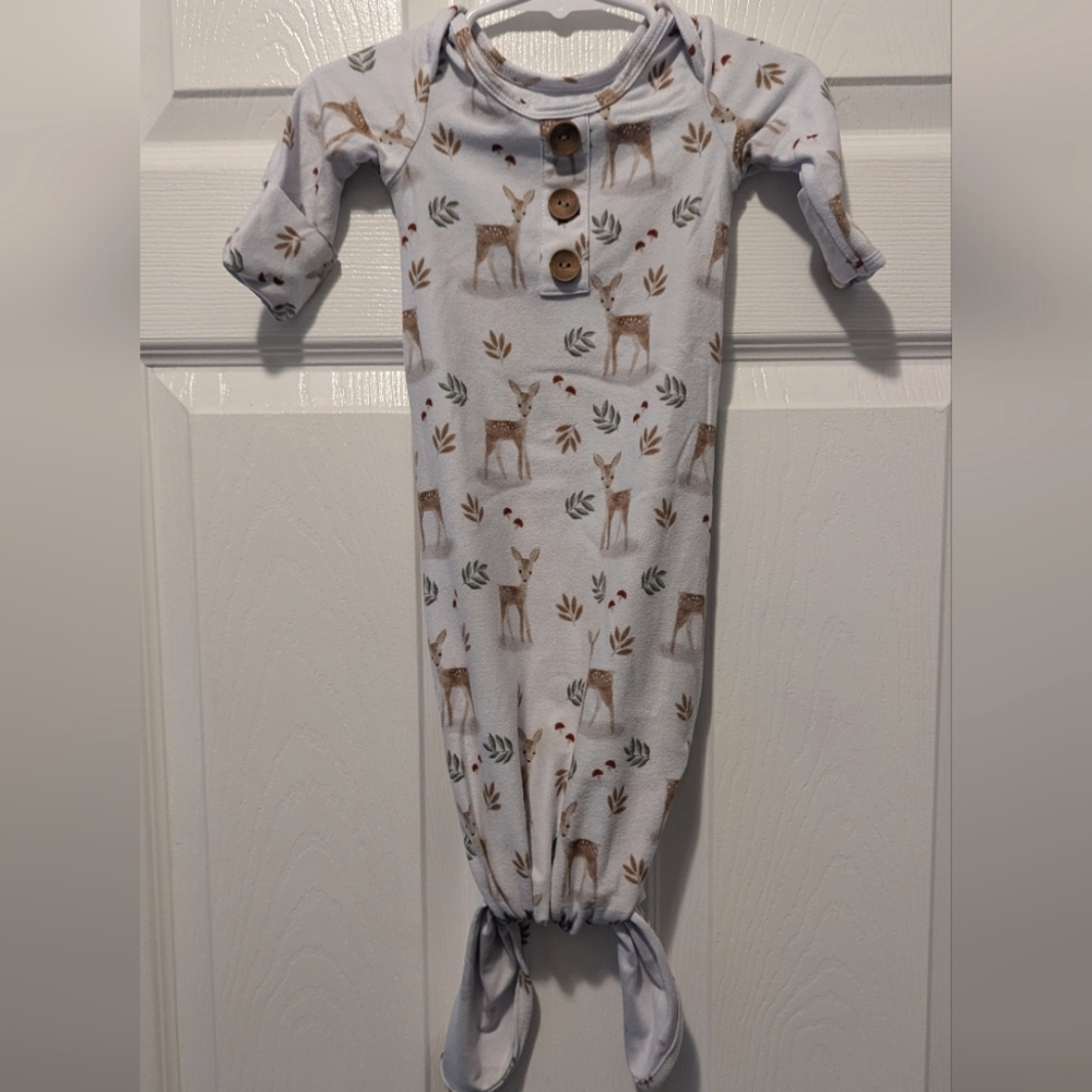 Caden Lane Knotted Gown with Hat